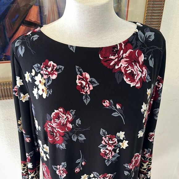 Chico’s Floral Black and Red Dress Size 2 (Large) - Picture 7 of 12